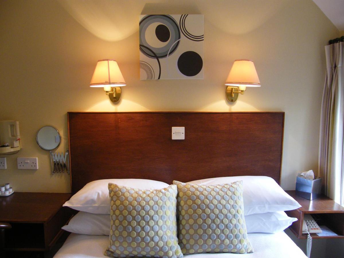 Tumbling Weir Hotel Ottery St Mary Esterno foto