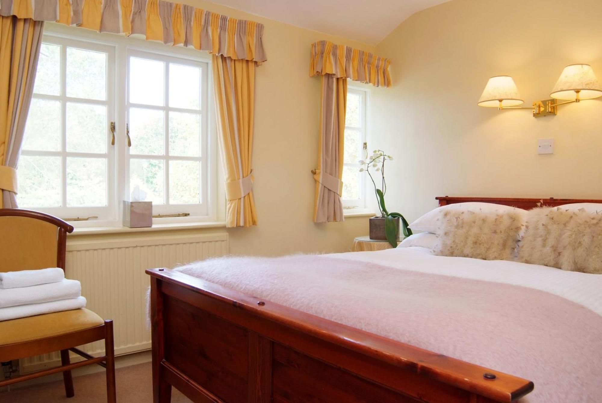 Tumbling Weir Hotel Ottery St Mary Esterno foto