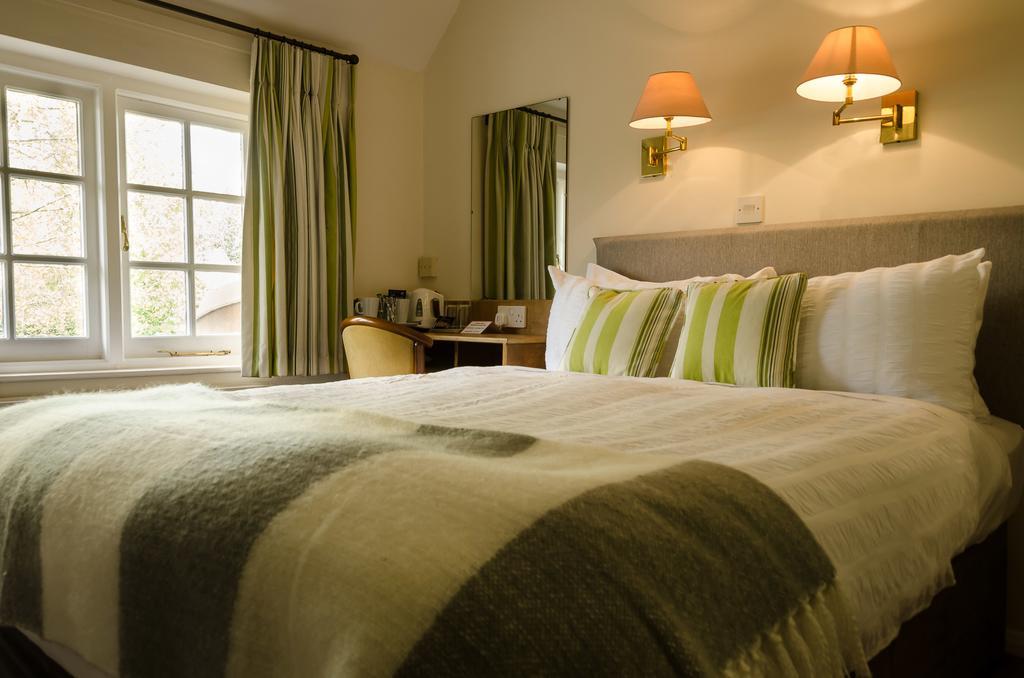 Tumbling Weir Hotel Ottery St Mary Esterno foto